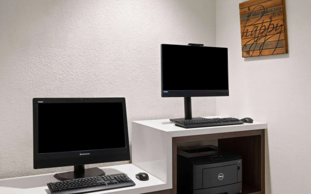 La Quinta Inn & Suites by Wyndham Atlanta Airport North