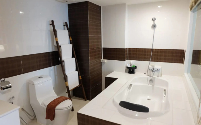 Grand Hill Resort and Spa