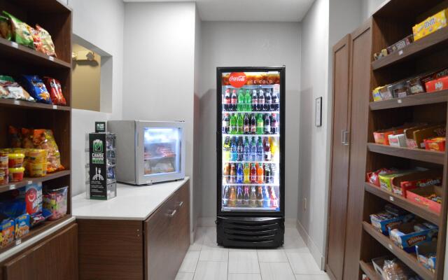 Holiday Inn Express & Suites Batesville by IHG