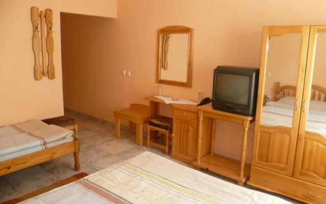 Yaneva Hotel