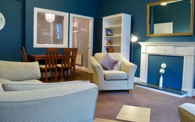 2 Bedroom Abbeyhill Apartment