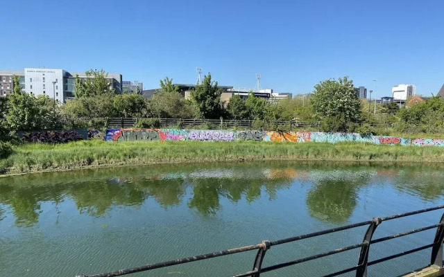Toothbrush Apartments - Nr Train Station