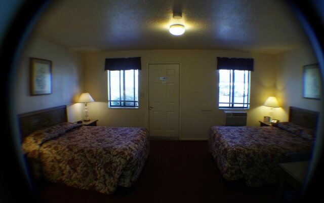 Travelers Motel
