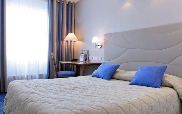 Chromatics Hotel & Restaurant The Hill Club by happyculture