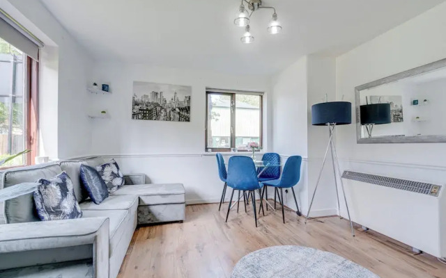 Canadawater-2bedroom-1bathroom-free Parking