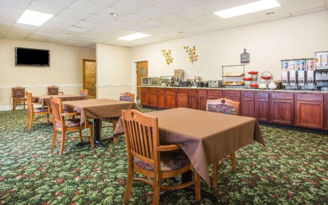 Ramada by Wyndham & Suites Warner Robins