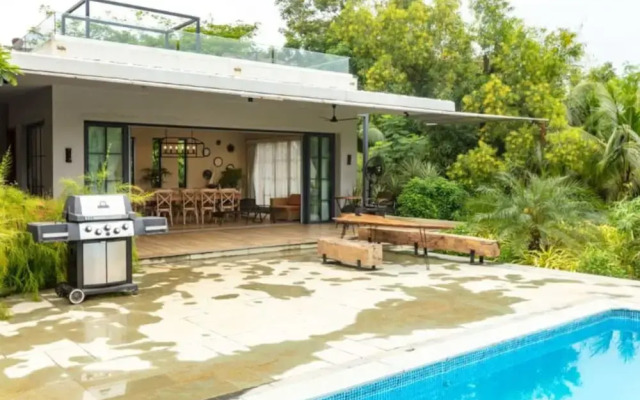 Quarterdeck by Hireavilla - Luxury Estate in Awas