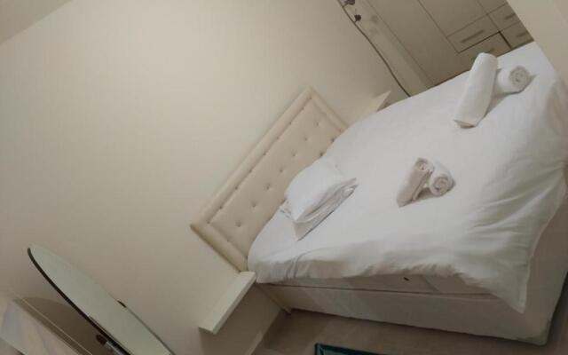Impeccable 2 bed Penthouse