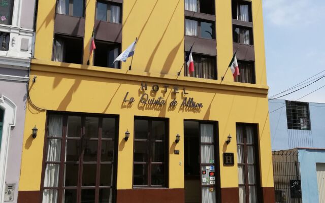 La Quinta de Allison Hotel & Backpackers