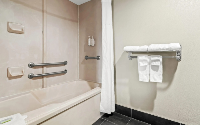 Days Inn by Wyndham Nacogdoches/SFA University/Downtown
