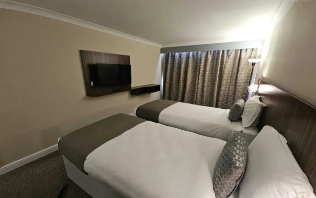 Palms Hotel & Retreat By Palette London Romford