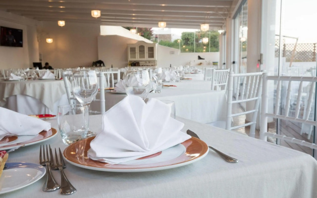 Hotel Tritone
