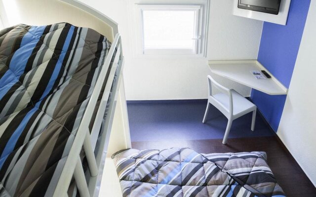 hotelF1 Versailles Maurepas