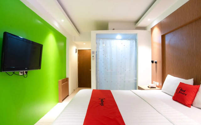 RedDoorz Apartment @ Bogor Valley