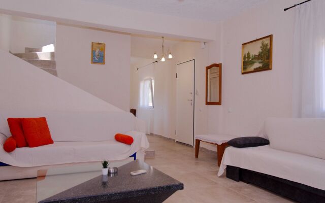 Villa Elina By Golden Residence