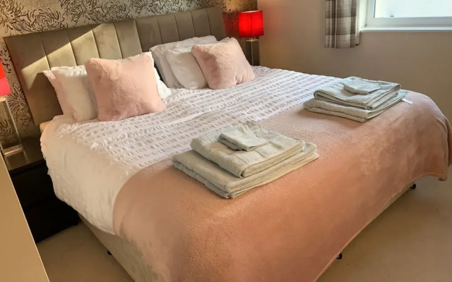 Sleeps 4/6 pet Friendly Parking nr Nec/warwick uni