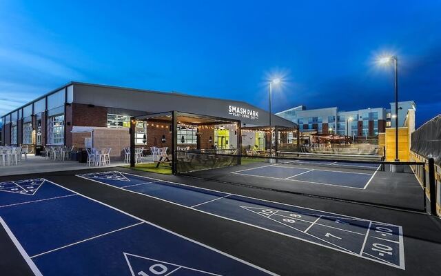 Onsite Gym Pool Fast Wifi More