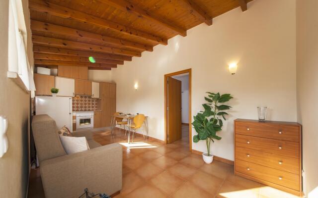 A14 - Cozy Torraltinha Apartment