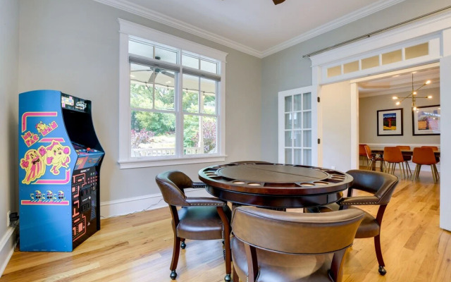 Dog-friendly Durham Home - Walk Downtown!