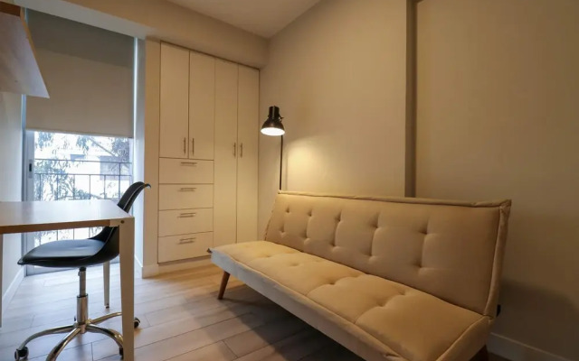 w Charming 2BR w Balcony in Miraflores