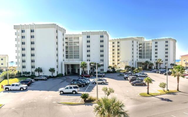 Regency Towers 405 West