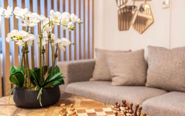 Nasma Luxury Stays- BLVD Central Podium