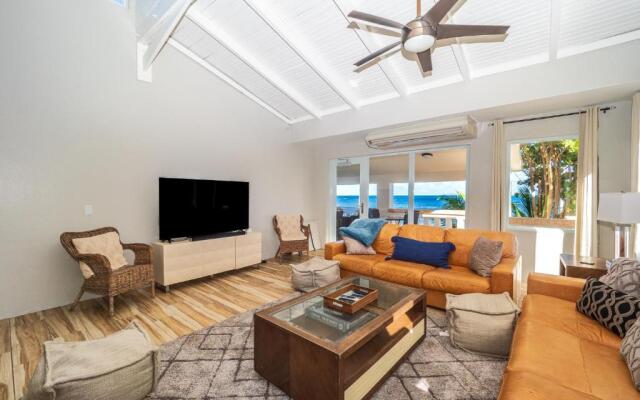 Newly Renovated 8 Bedroom Ocean Front Villa with Pool