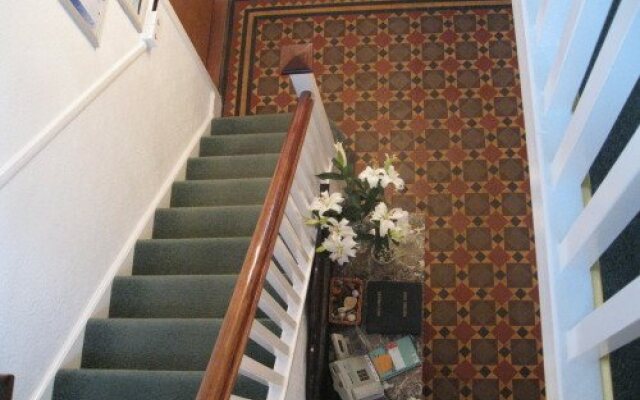 Chellowdene Guest House
