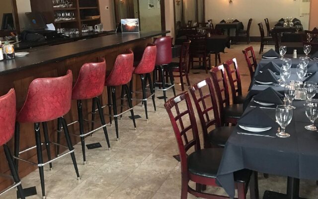 Riverside Hot Springs Inn & Spa - Adults Only