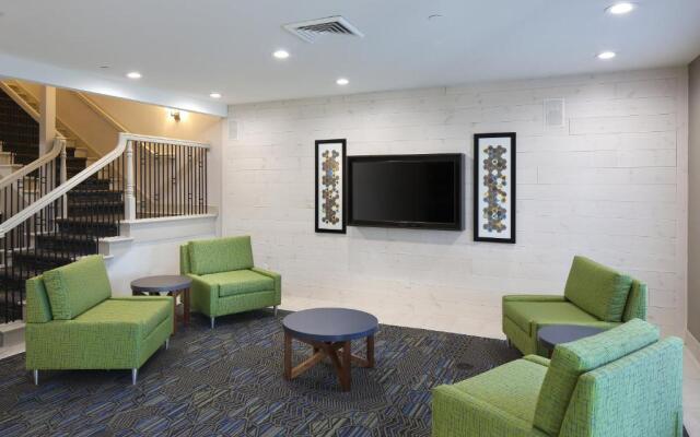 Holiday Inn Express Grand Rapids SW by IHG