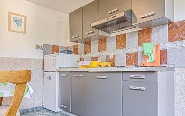 Comfort Pool Apartments
