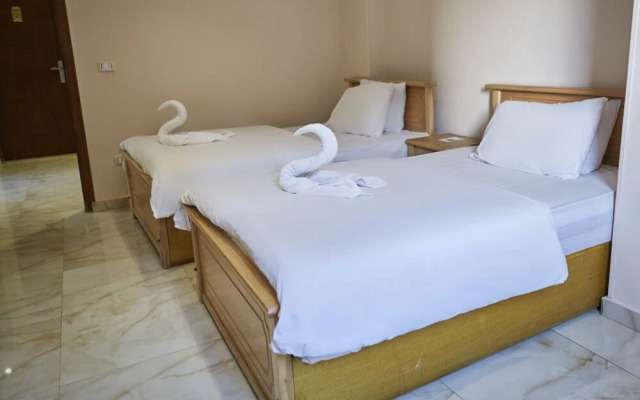 Grand pyramids view hotel