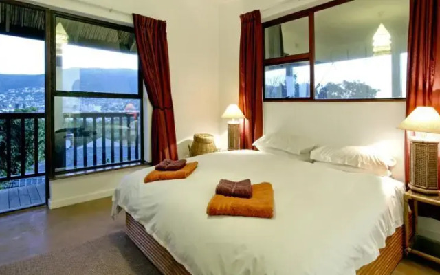 Clovelly Lodge Guest Apartments