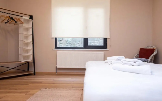 Peaceful Detached House With Garden in Besiktas