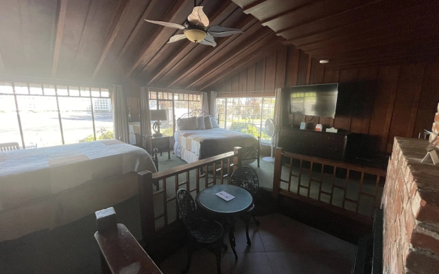 Edgewater Beach Motel