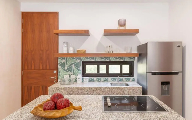 102 Amena Hidden Gem in the Jungle minutes from Sea