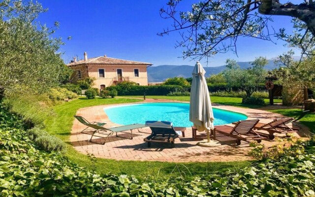 "pool Villa Spoleto Tranquilla - A Sanctuary of Dreams and Peace + Yoga Studio"