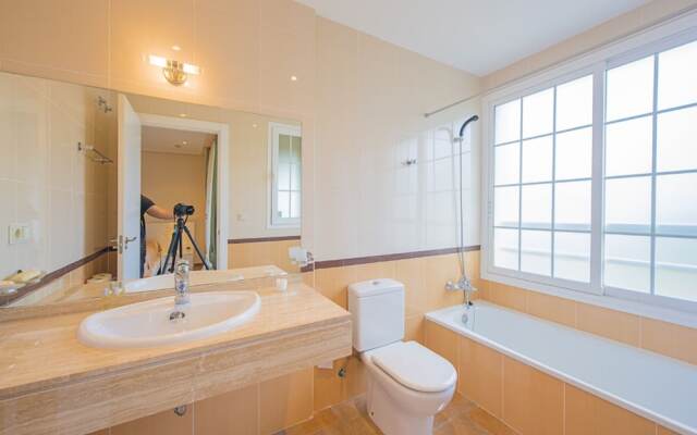 Bungalow - 3 Bedrooms with Pool and WiFi - 104996