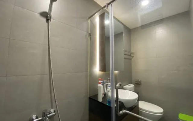 Triostay Vinh Hoi Apartment - Skyline City Views – Bathroom – Ho Chi Minh City