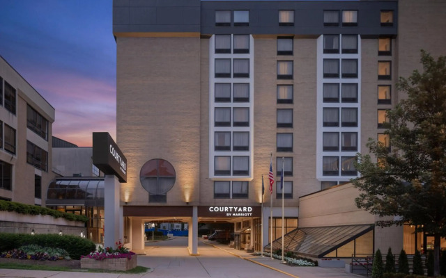 Courtyard by Marriott Pittsburgh University Center