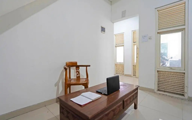 OYO 91743 Choirul Residence