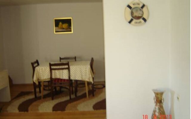 Apartments Dobrisa