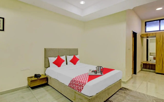 Oyo Flagship 700874 Hotel Grand Maharaja
