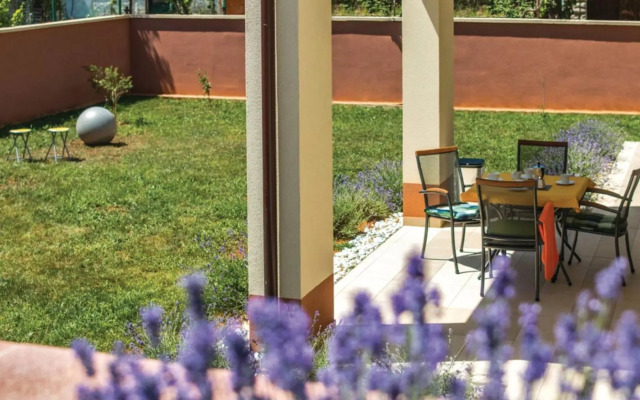 Two Bedroom Apartment Valdebecco for 5 persons