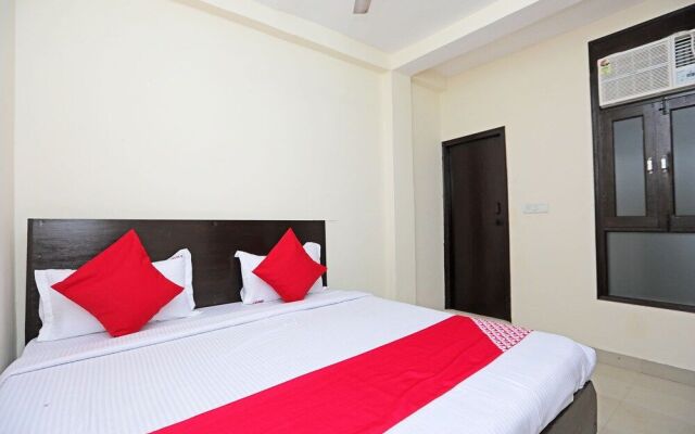 Gulshan Deluxe by OYO Rooms