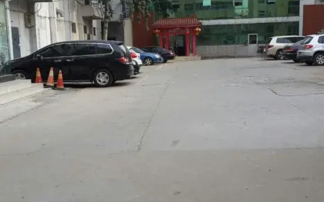 Dengfeng Business Hotel