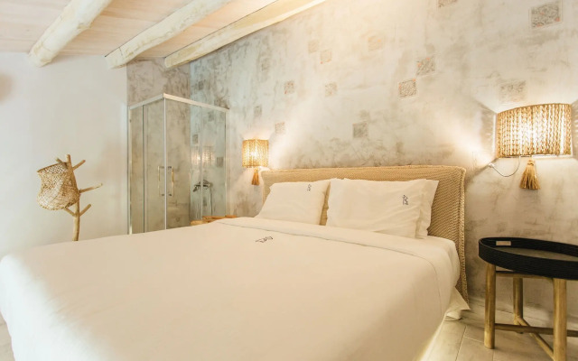 Blue Carpet Luxury Suites