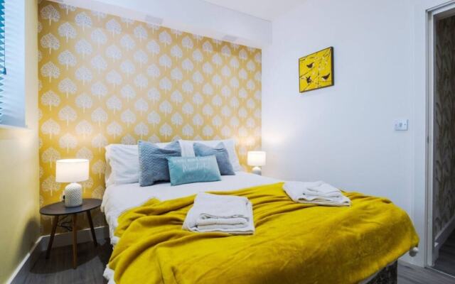 Old Trafford Two-bedroom Stay by Belvilla