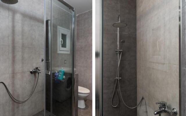 Minimal Luxury By The Acropolis 1