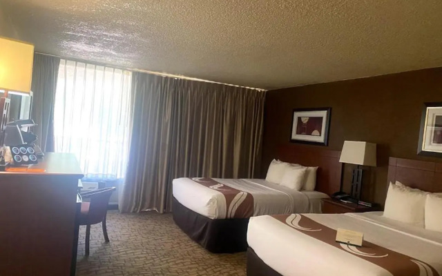 Quality Inn View of Lake Powell - Page